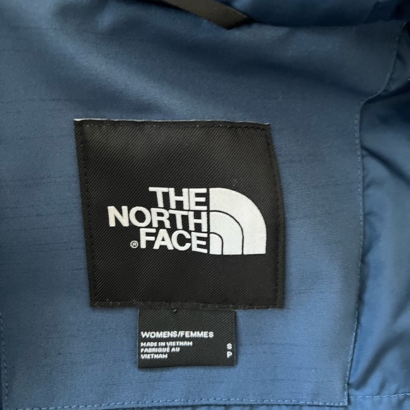 Northface Women’s Small Winter Jacket. - Picture 3 of 3